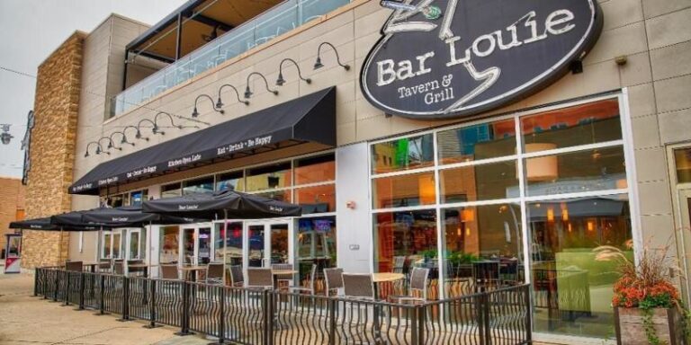 Bar Louie at Patriot Place