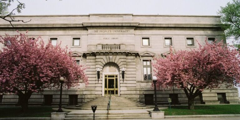 Fall River Public Library
