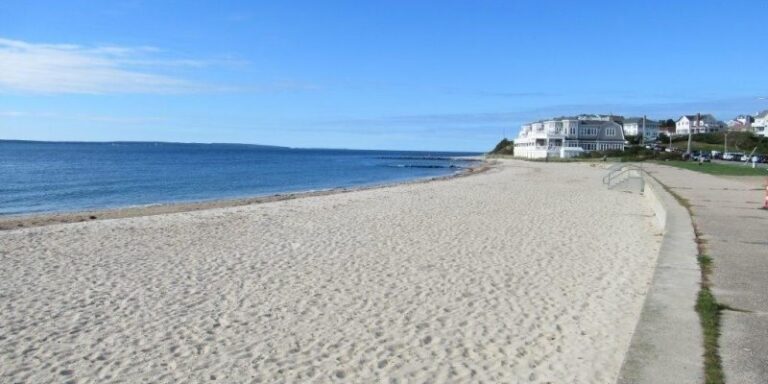 Falmouth Heights Beach