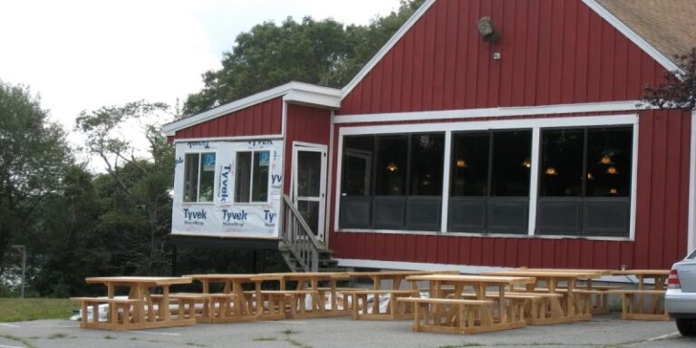Old Colony Café in Norton