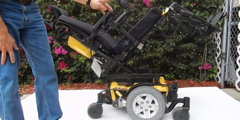 Quantum 600 Tilt and Space Power Wheelchair