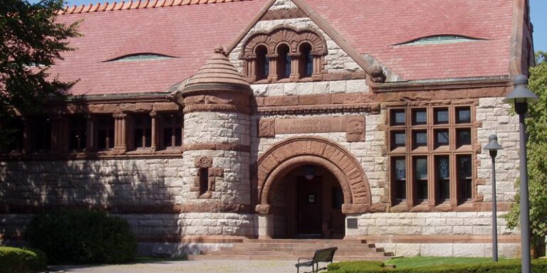 Thomas Crane Public Library