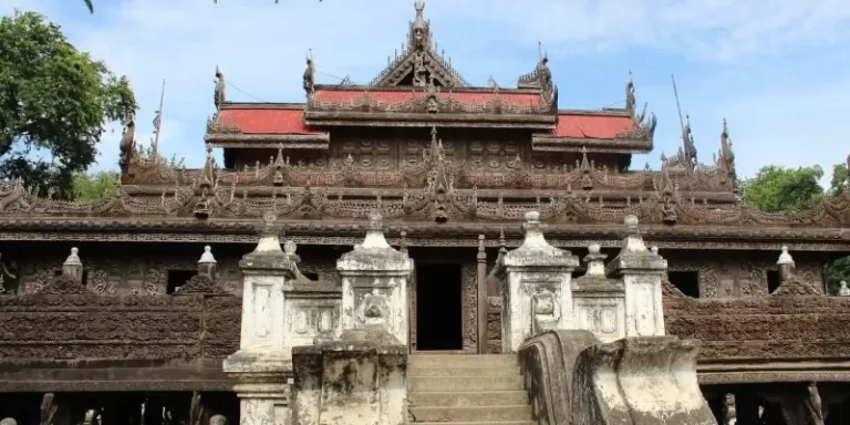 Shwenandaw Monastery: A Testament to Myanmar's Artistic Legacy
